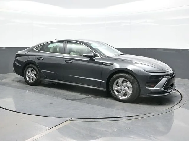 New 2026 Gray Hyundai SE image 7