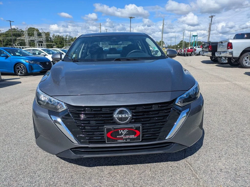 Used 2025 Gray Nissan SV image 9