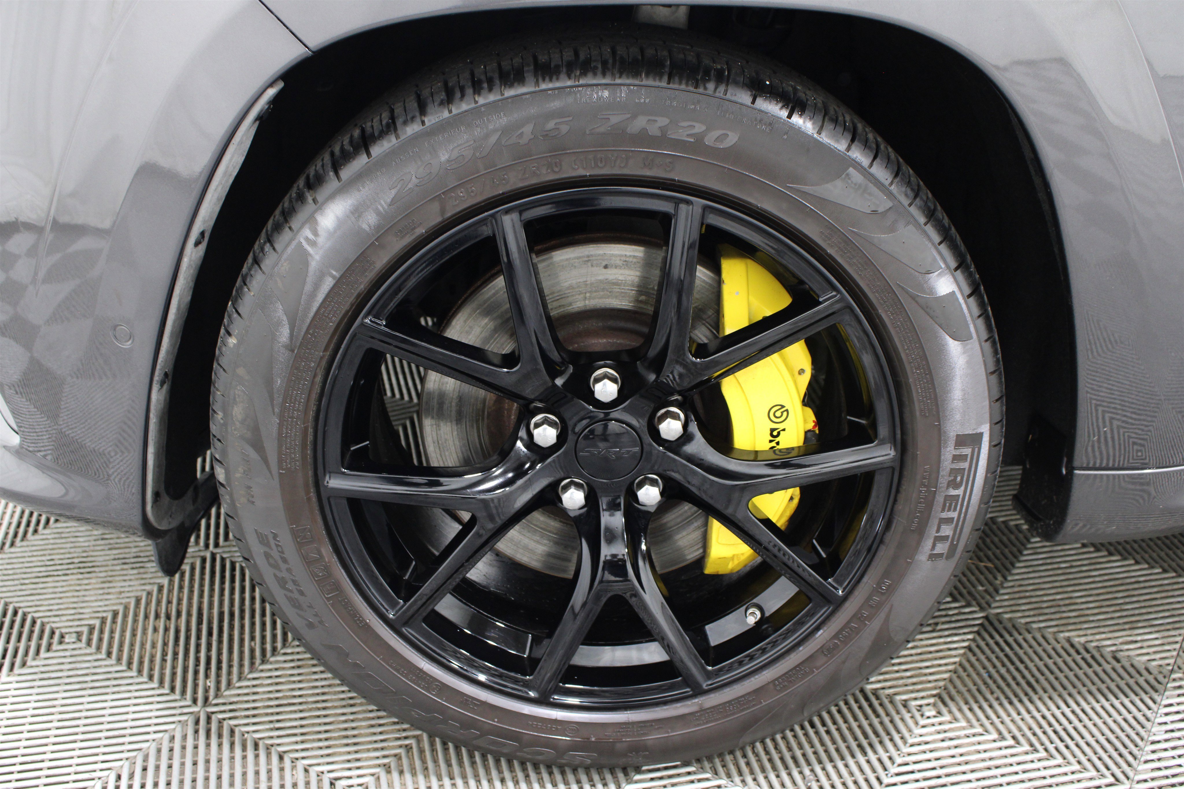 Used 2017 Granite Crystal Metallic Clearcoat Jeep SRT image 39