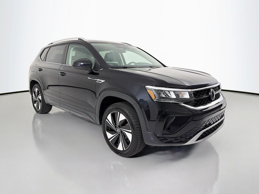 2023 Volkswagen Taos 1.5T SE 4Motion's photo