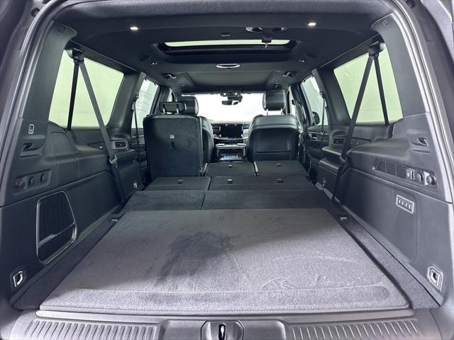 New 2026 Baltic-Gray Metallic Clear-Coat Exterior Paint Jeep Grand Wagoneer image 10