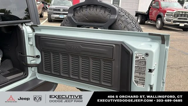 New 2026 Earl Clearcoat Jeep Sport S image 25