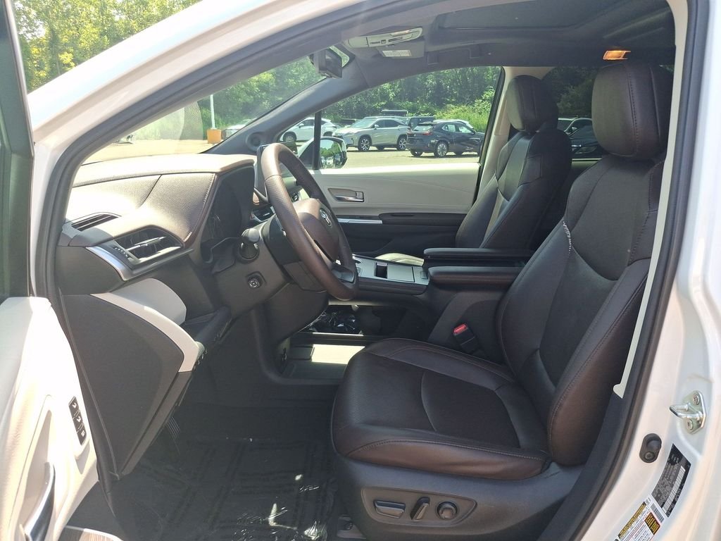 Used 2022 Beige Toyota Platinum image 13