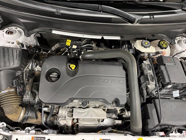 Used 2023 White GMC SLE image 25