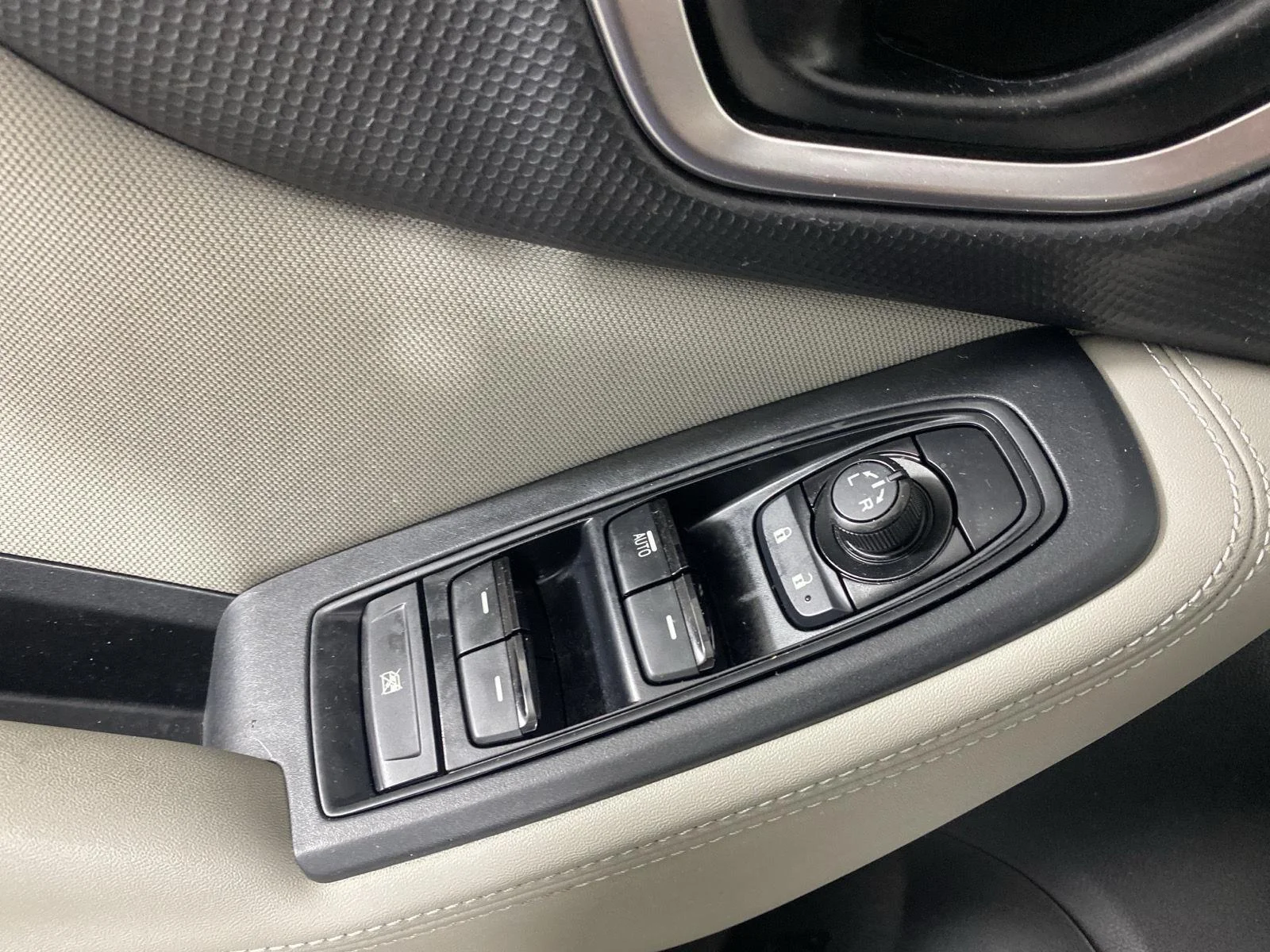 Used 2023 Crystal White Pearl Subaru  image 11