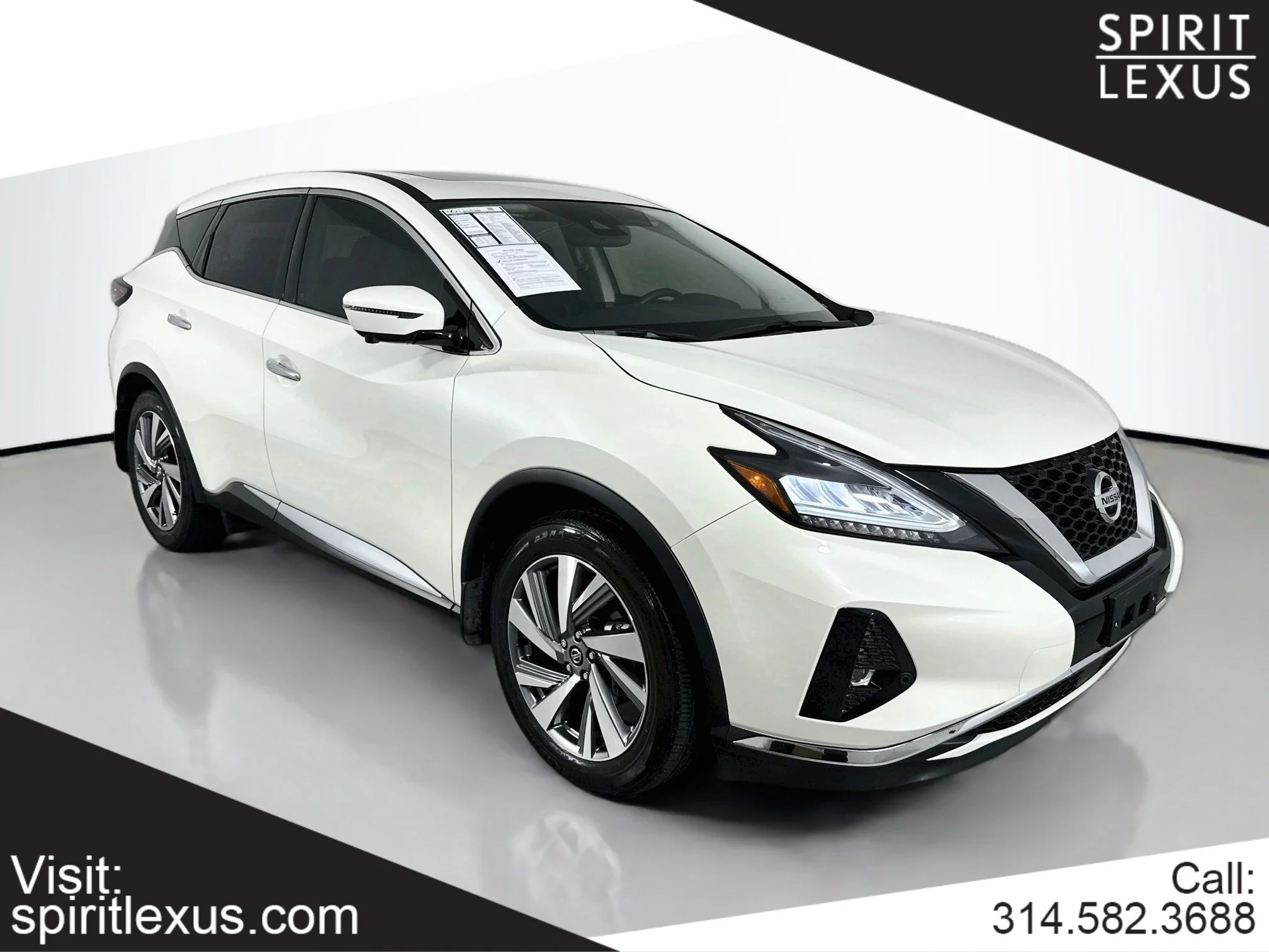 Used 2021 Pearl White Tricoat Nissan SL image 1