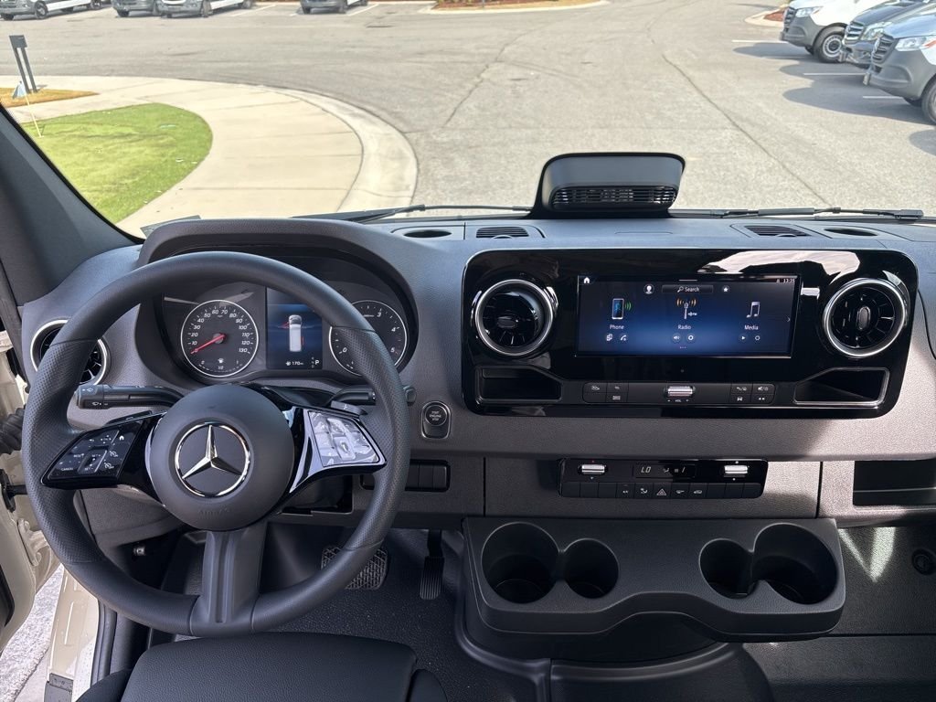 New 2026  Mercedes-Benz Cargo 144 WB w/Method Wheels image 42
