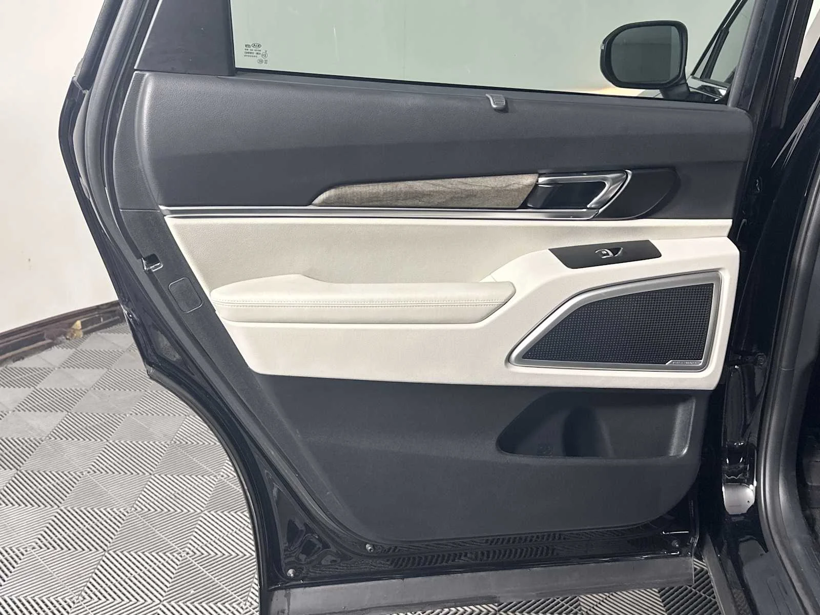 Certified Used 2020 Ebony Black Kia EX image 24