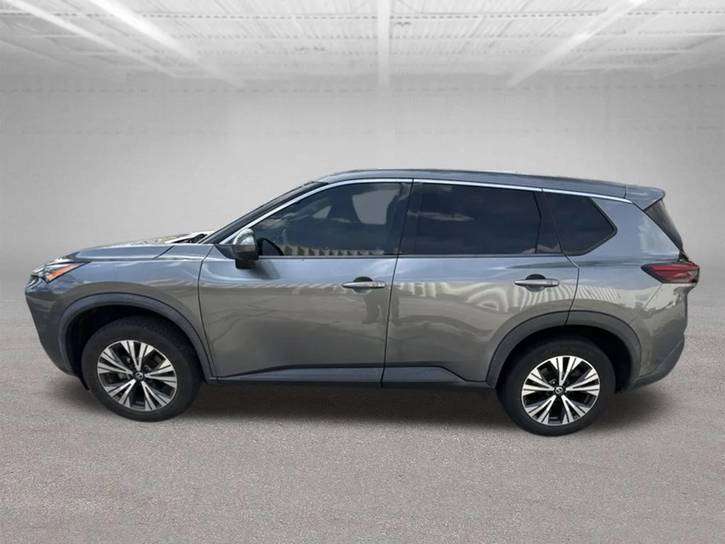 Used 2021 Gray Nissan SV image 3