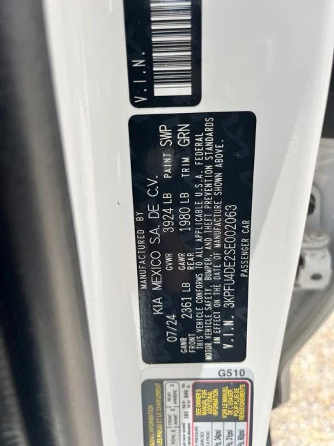Used 2025 White Kia EX image 13