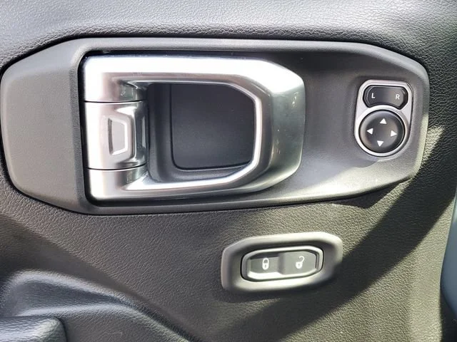 Used 2025 Anvil Clearcoat Jeep Mojave image 13