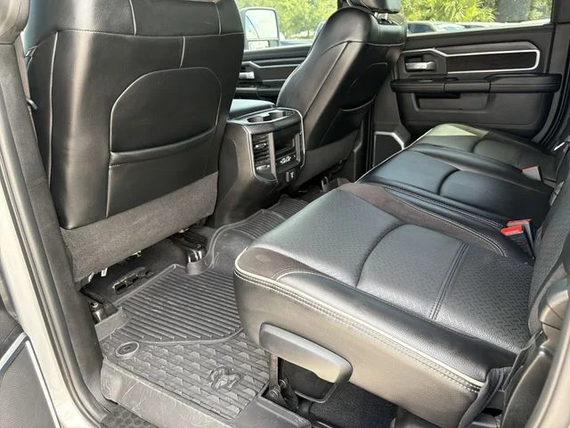 Used 2023 Silver Ram Laramie image 15