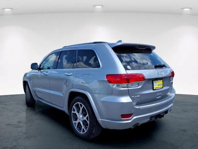 Used 2019 Silver Jeep Overland image 14