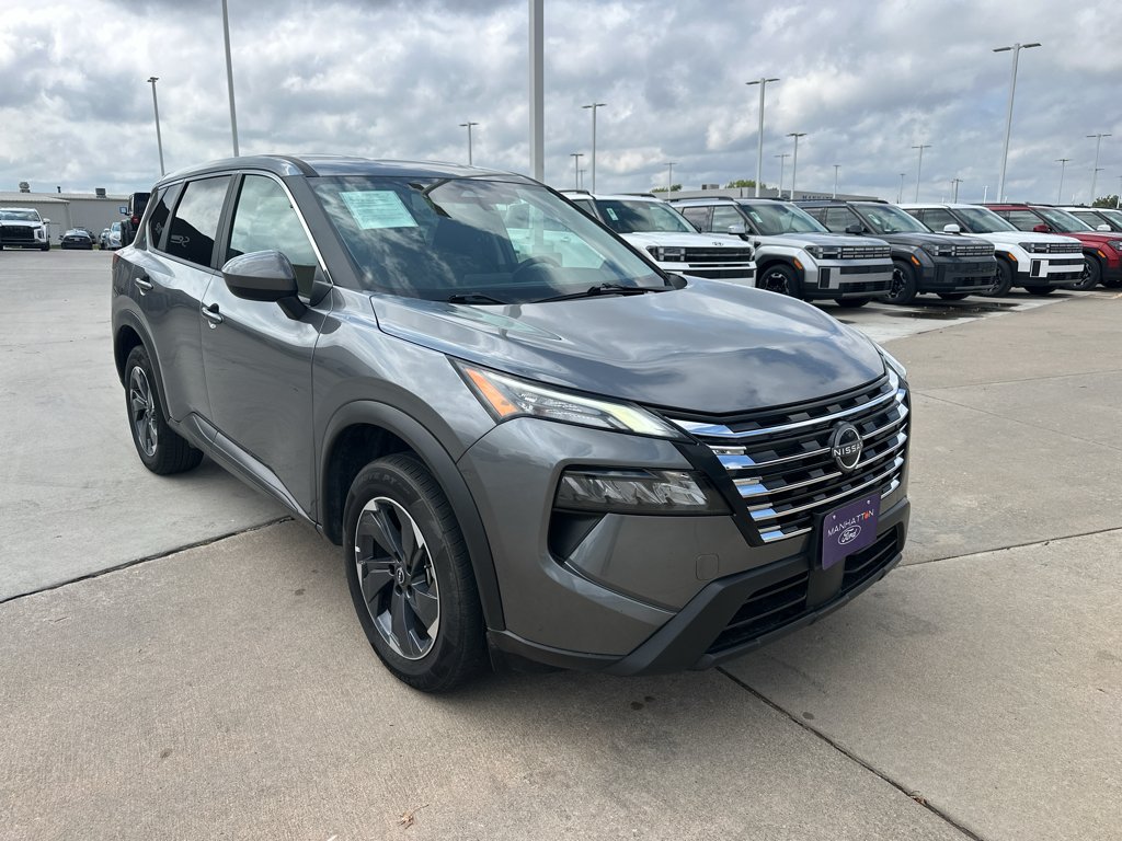Used 2025 Gun Metallic Nissan SV image 8