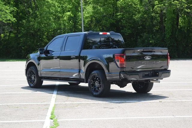Used 2024 Black Ford XLT image 23