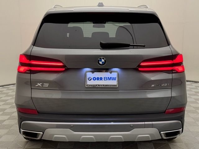 Used 2026 Skyscraper Grey Metallic BMW sDrive40i image 13