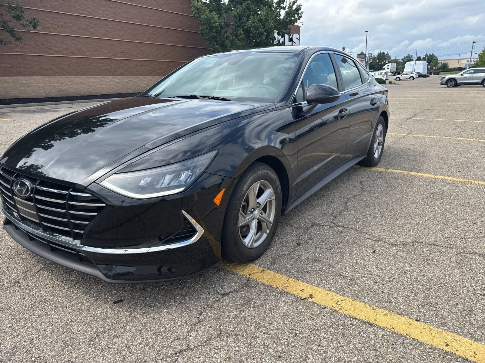 Used 2023 Onyx Black Hyundai SE image 6