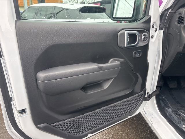 New 2026 Bright White Clear-Coat Exterior Paint Jeep Sport S image 13