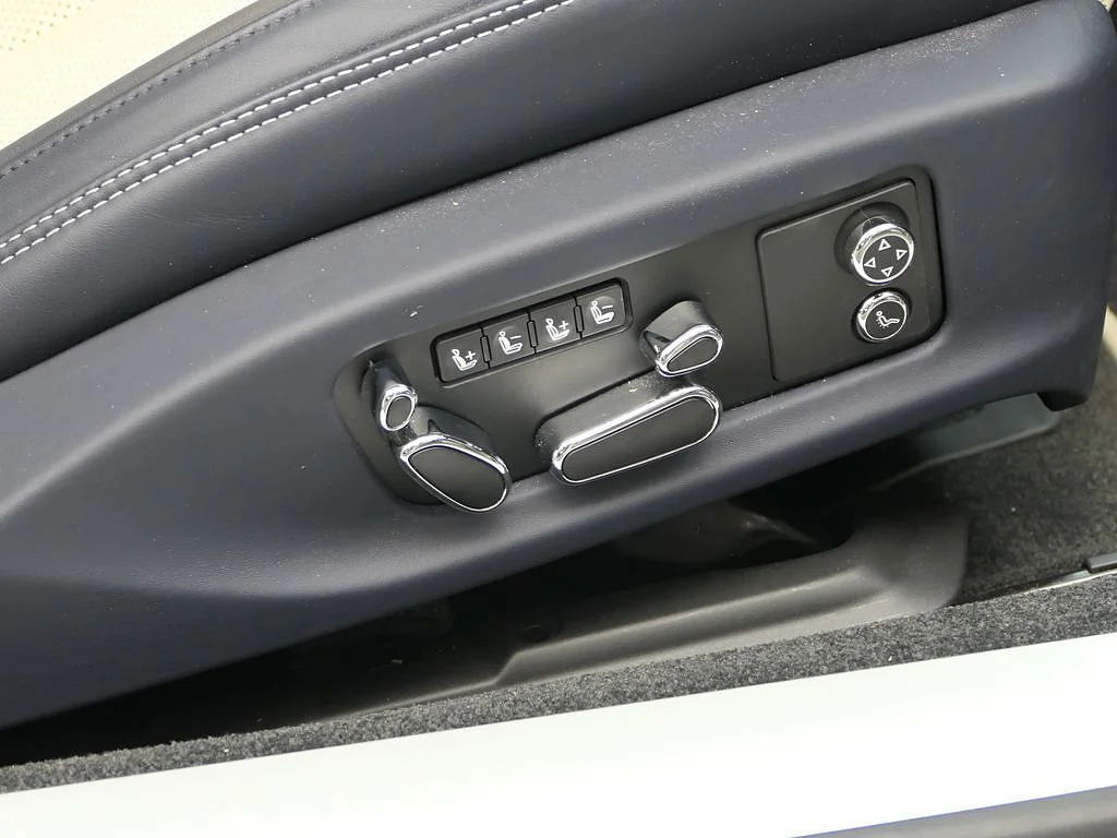 Used 2023 WHITE Bentley GT V8 image 28