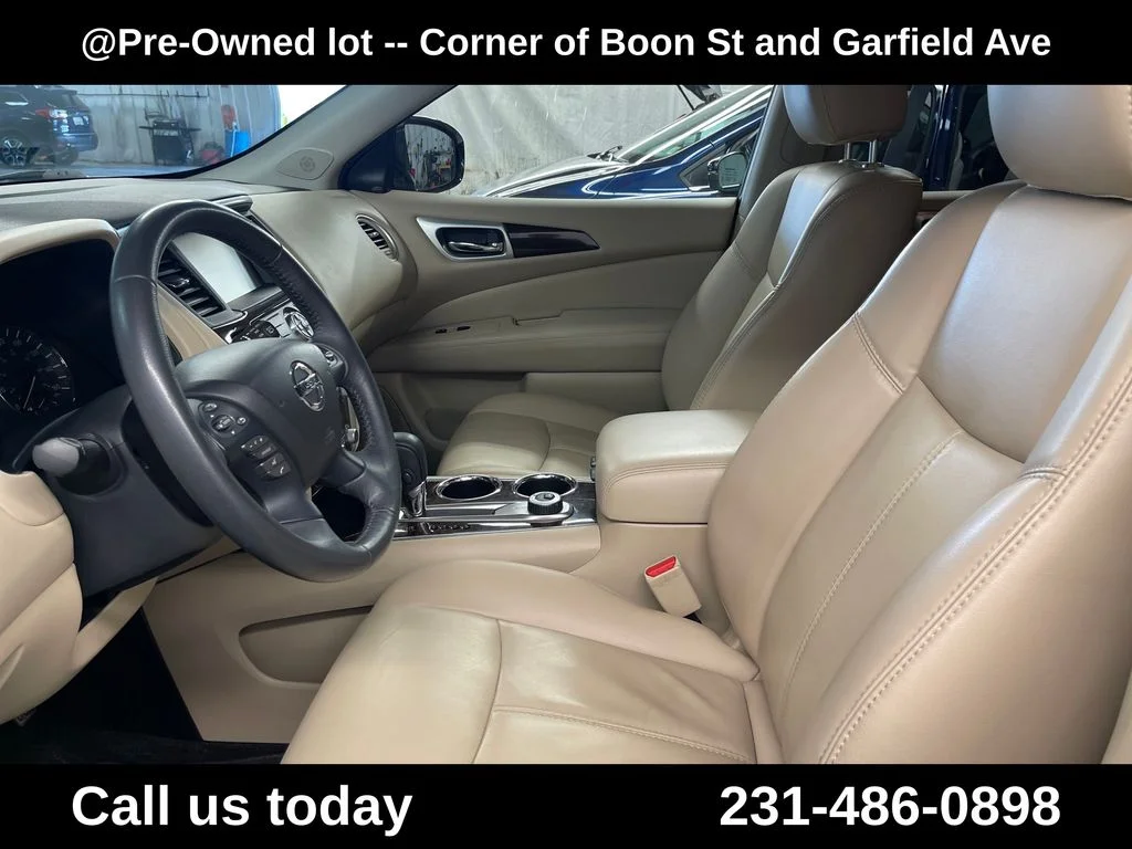 Used 2016 White Nissan SL image 14