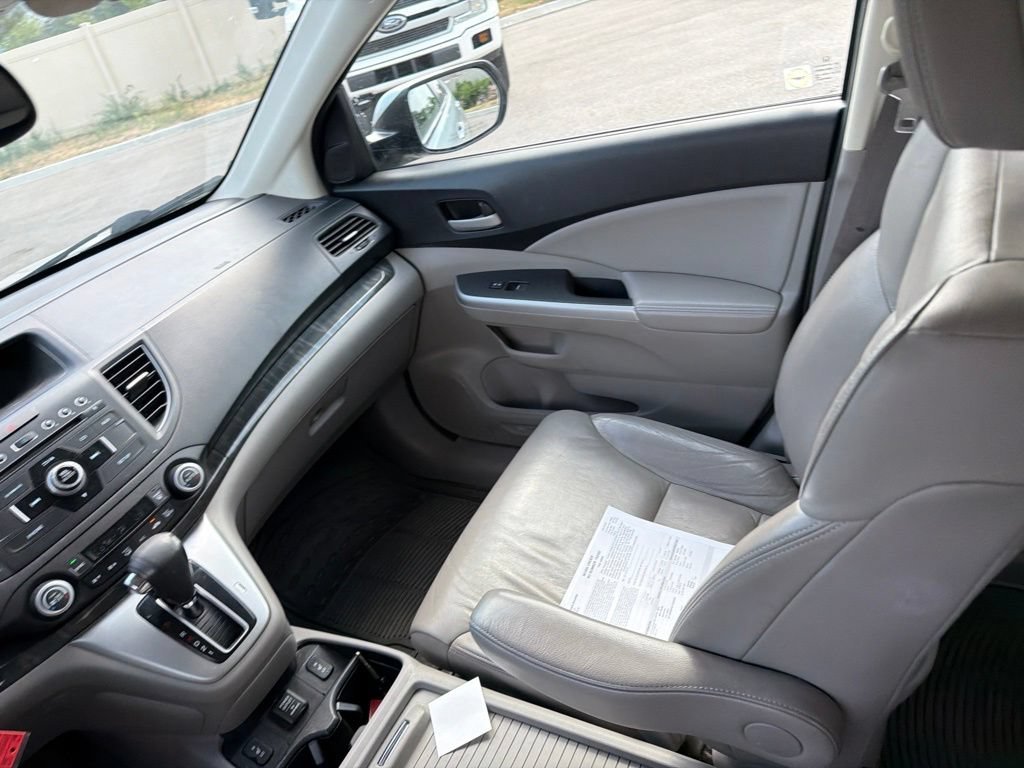 Used 2013 Alabaster Silver Metallic Honda EX-L image 16