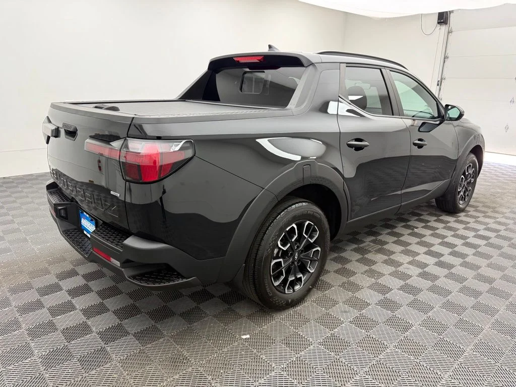 Used 2024 Black Hyundai SEL image 8