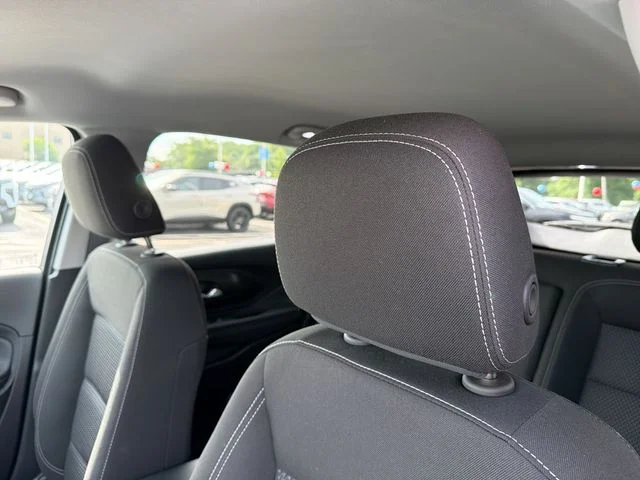 Used 2024 White GMC SLE image 19
