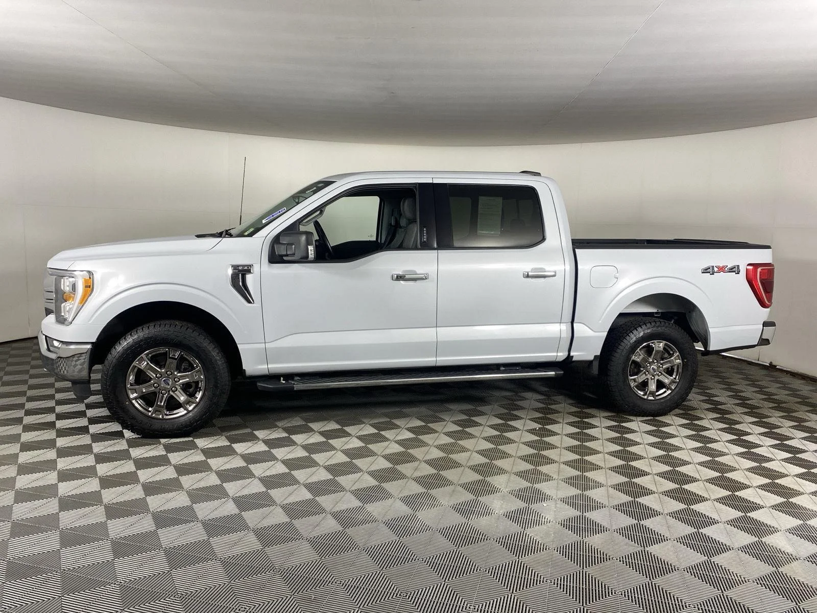 Used 2021 Space White Ford XLT image 14