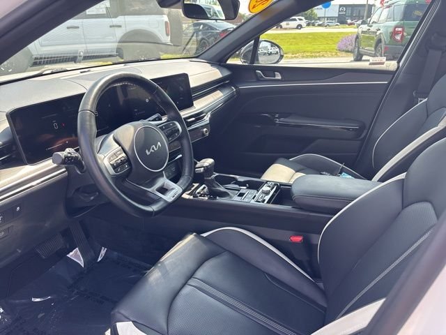 Certified Used 2025 Snow White Pearl Kia GT-Line image 18