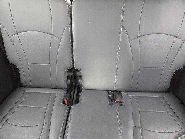 Used 2020 Summit White Buick Essence image 25