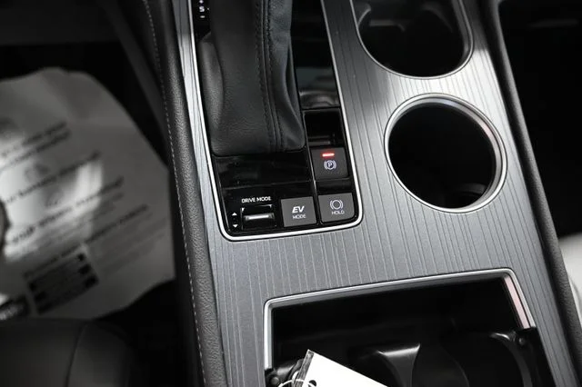 2026 Toyota Sienna XLE - Photo 20