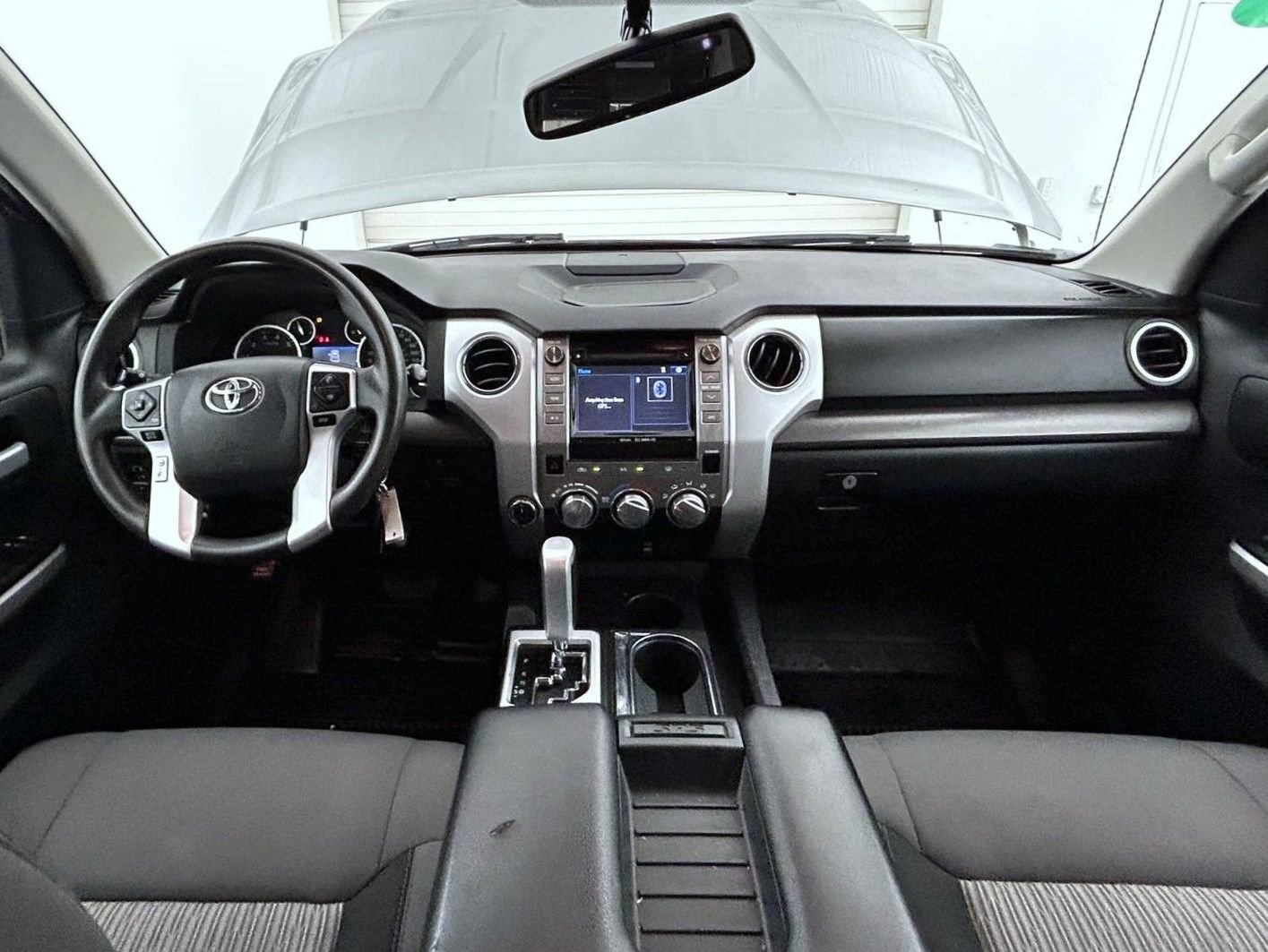 Used 2016 Silver Toyota SR5 image 13