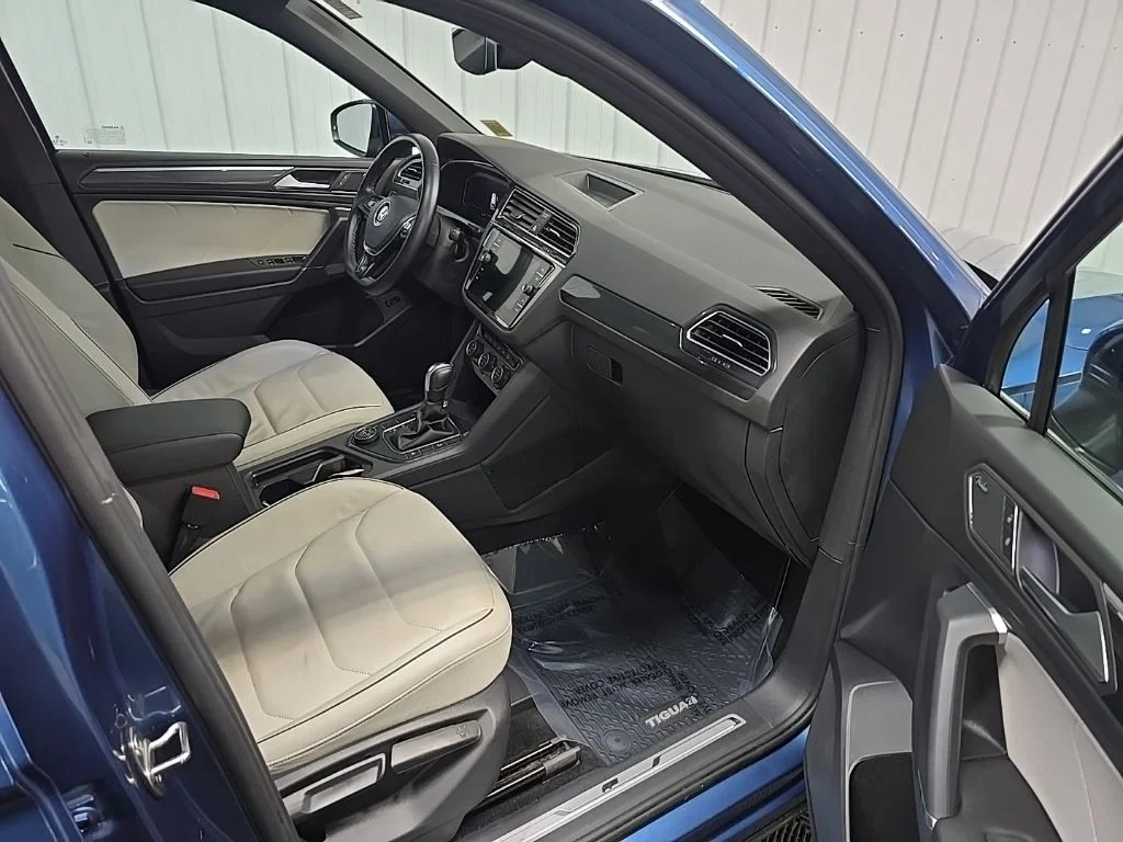 Used 2020 Blue Volkswagen 2.0T SEL Premium R-Line image 16