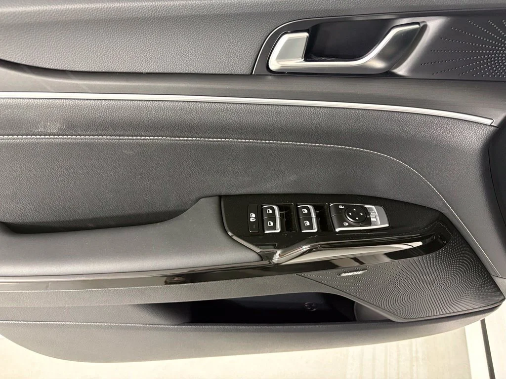 New 2027 White Kia GT-Line image 19