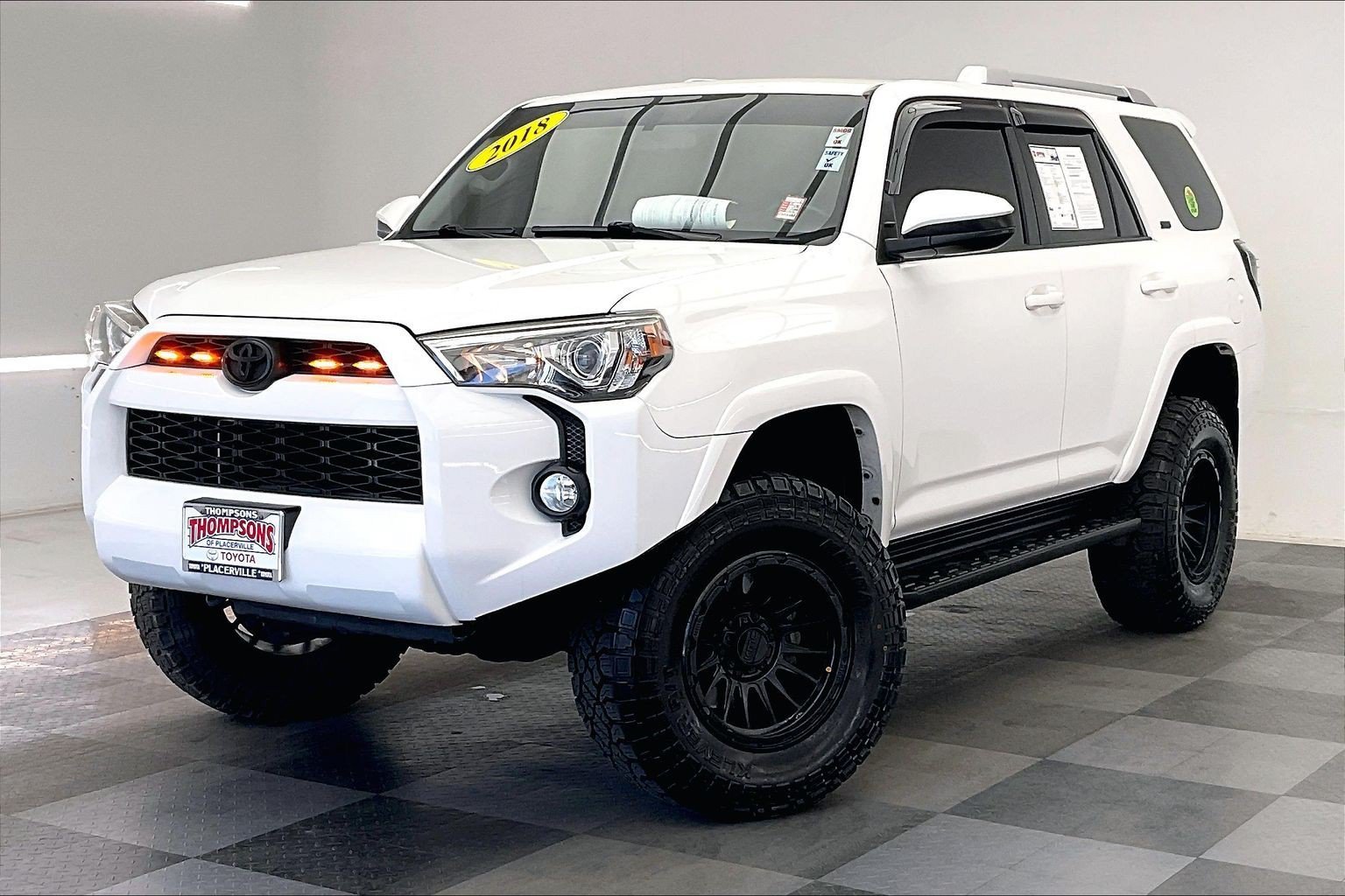 Used 2018 Super White Toyota SR5 image 12