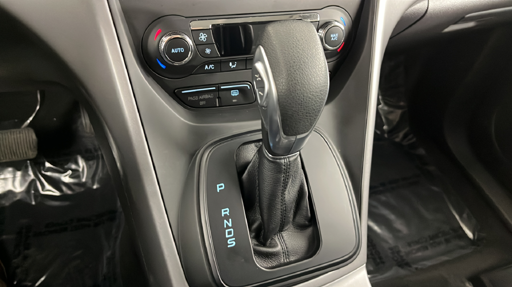 Used 2014 Ingot Silver Ford SE image 30