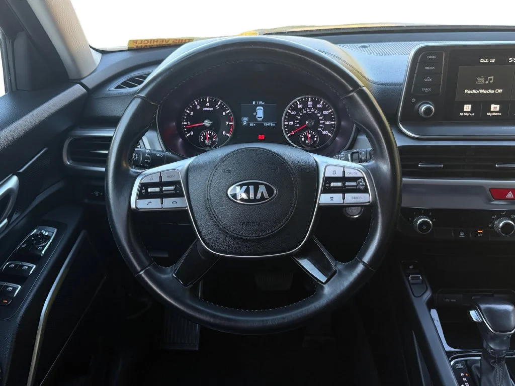 Used 2021 Black Kia S image 18