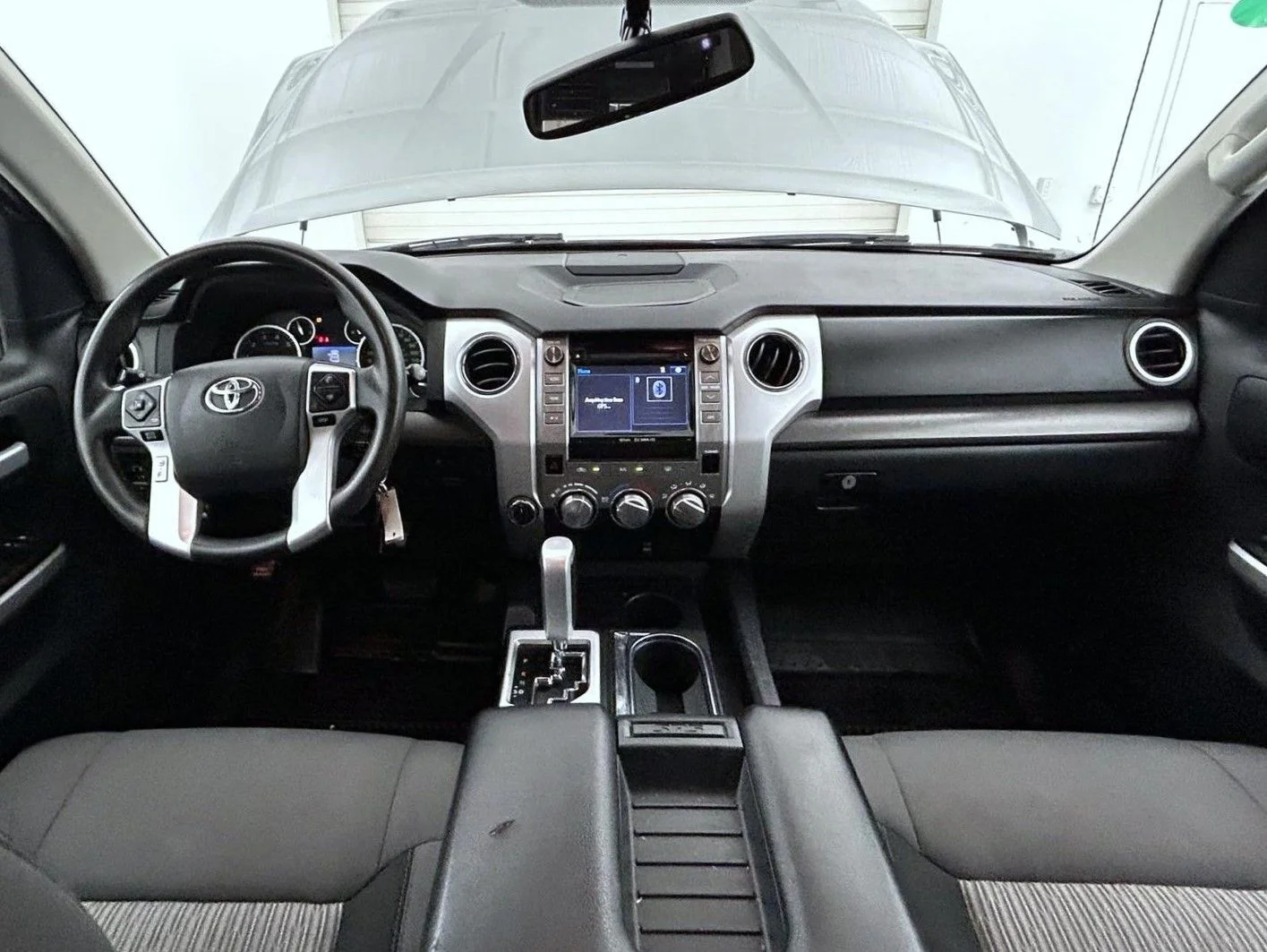 Used 2016 Silver Toyota SR5 image 13
