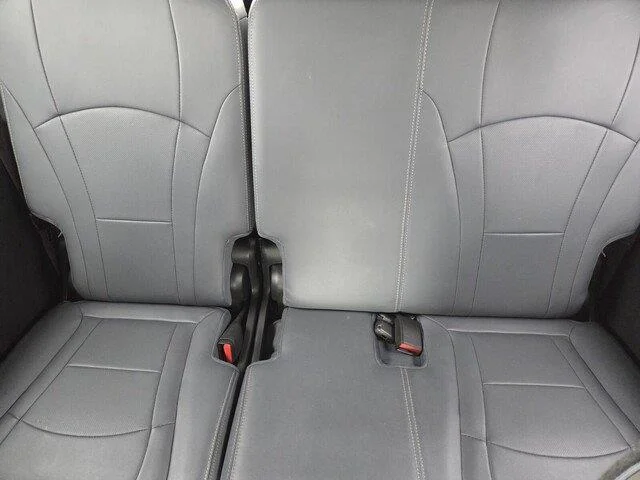 Used 2020 Summit White Buick Essence image 25