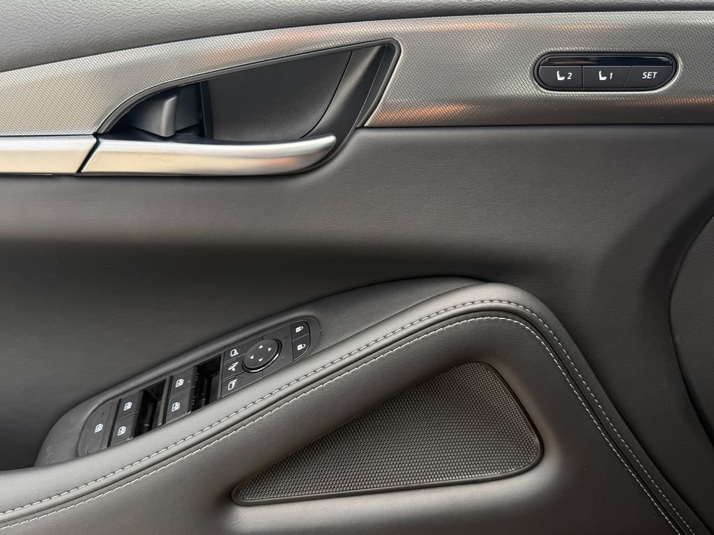 New 2027 GRAPHITE SHADOW INFINITI Luxe AWD image 22