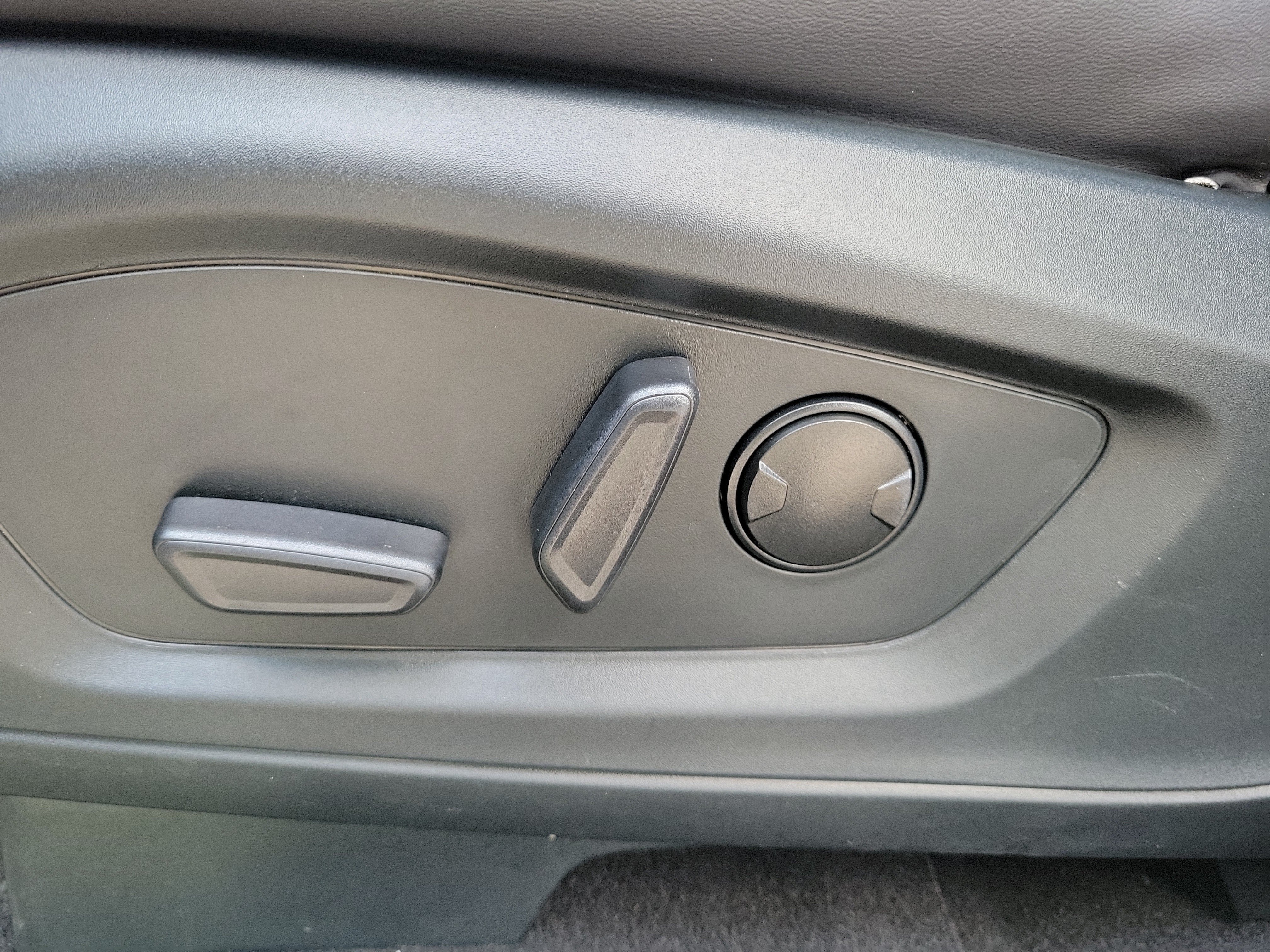 Used 2024 Gray Metallic Ford XLT image 15