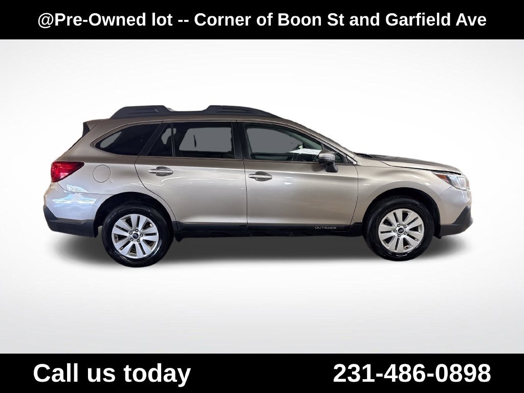 Used 2018 Gray Subaru 2.5i Premium image 6