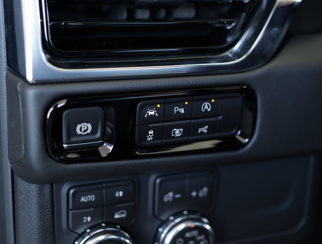 2026 GMC Yukon XL Denali - Photo 10