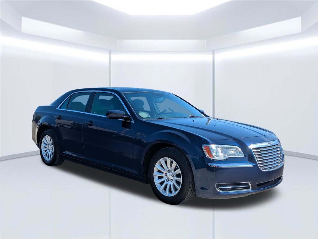 Used 2014 Blue Chrysler Base image 8