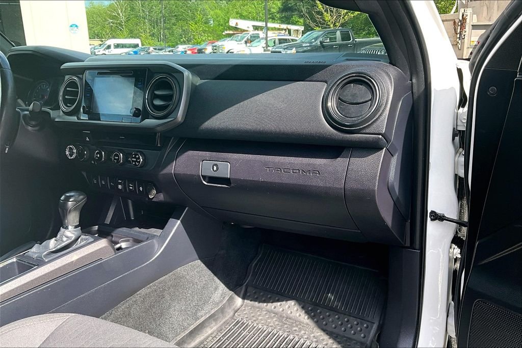 Used 2018 White Toyota TRD Off-Road image 17