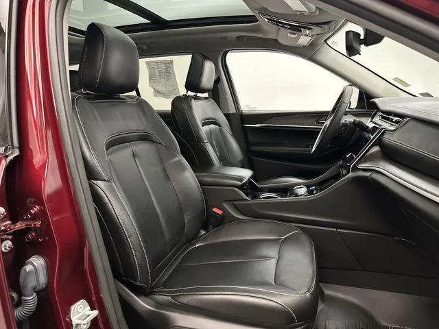 Used 2023 Red Jeep Limited image 29