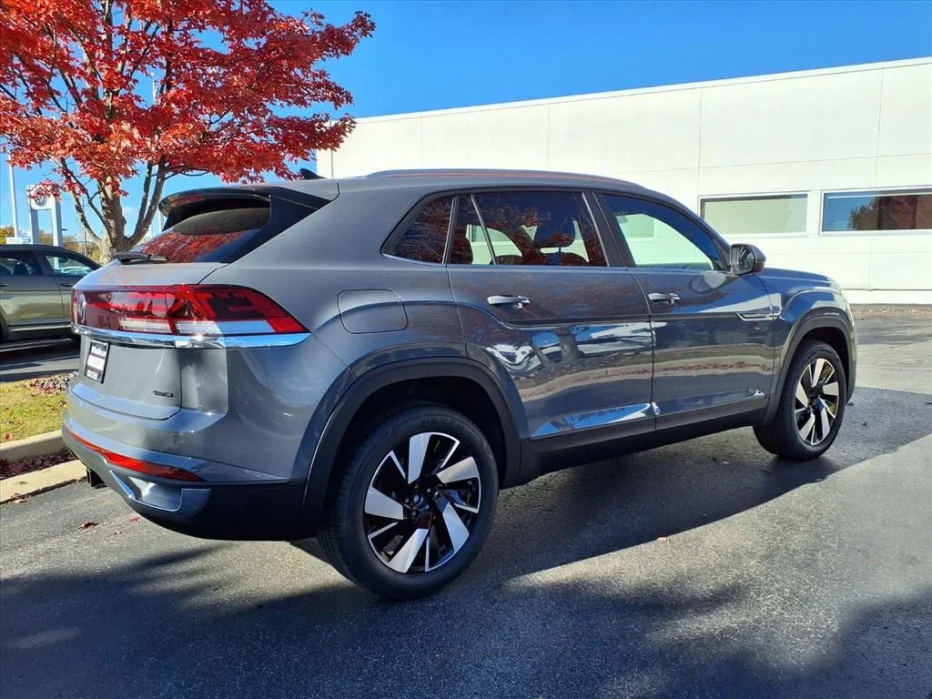 New 2026 Pure Gray Volkswagen 2.0T SE w/Technology image 5