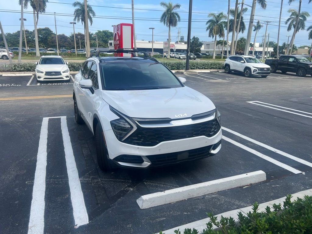 Used 2025 White Kia SX-Prestige image 3