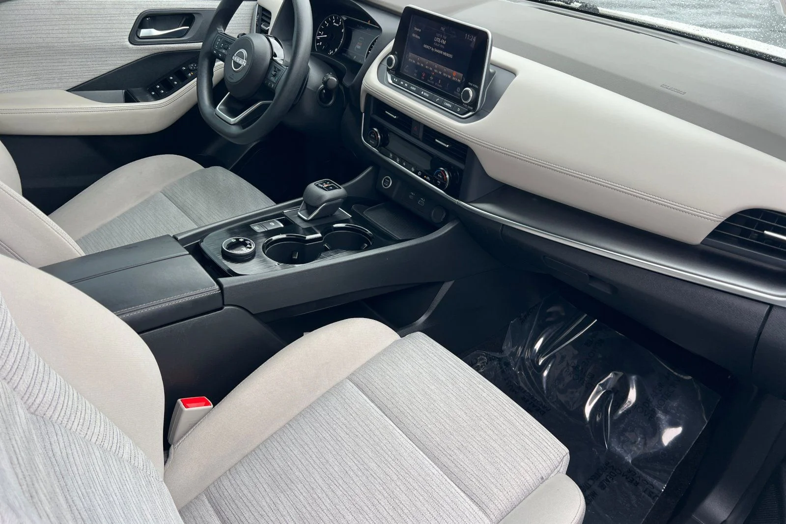 Used 2023 White Nissan SV image 14
