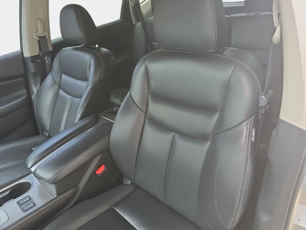 Used 2023 Silver Nissan SV image 22